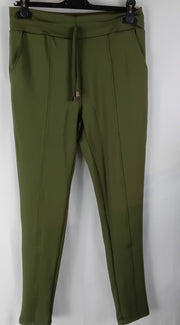 Broek Tombiqe (Reizen)