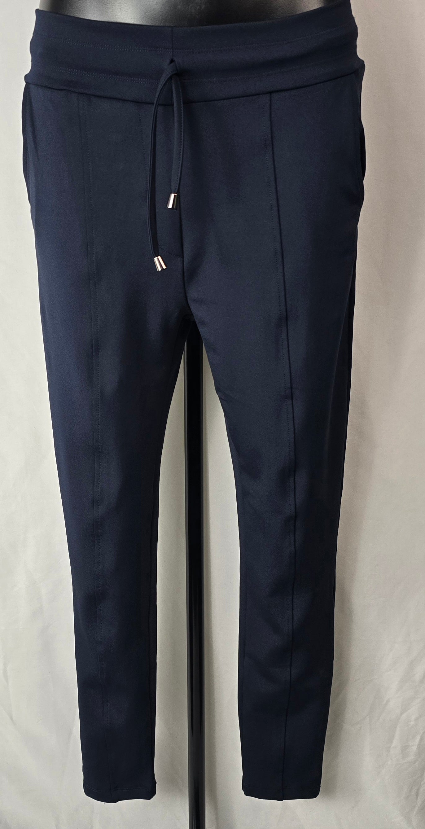 Broek Tombiqe (Reizen)