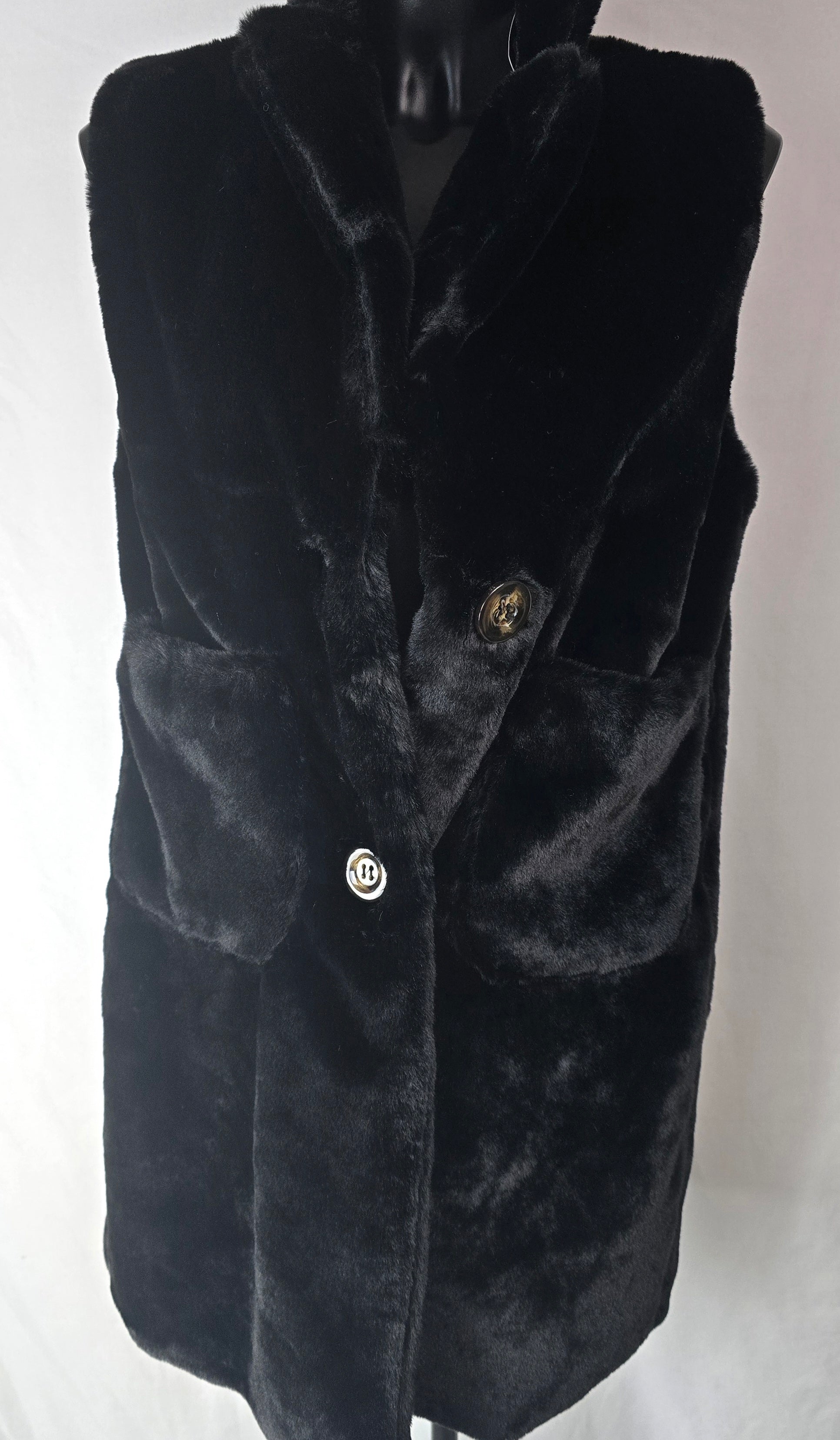 Bodywarmer Fee Lang model