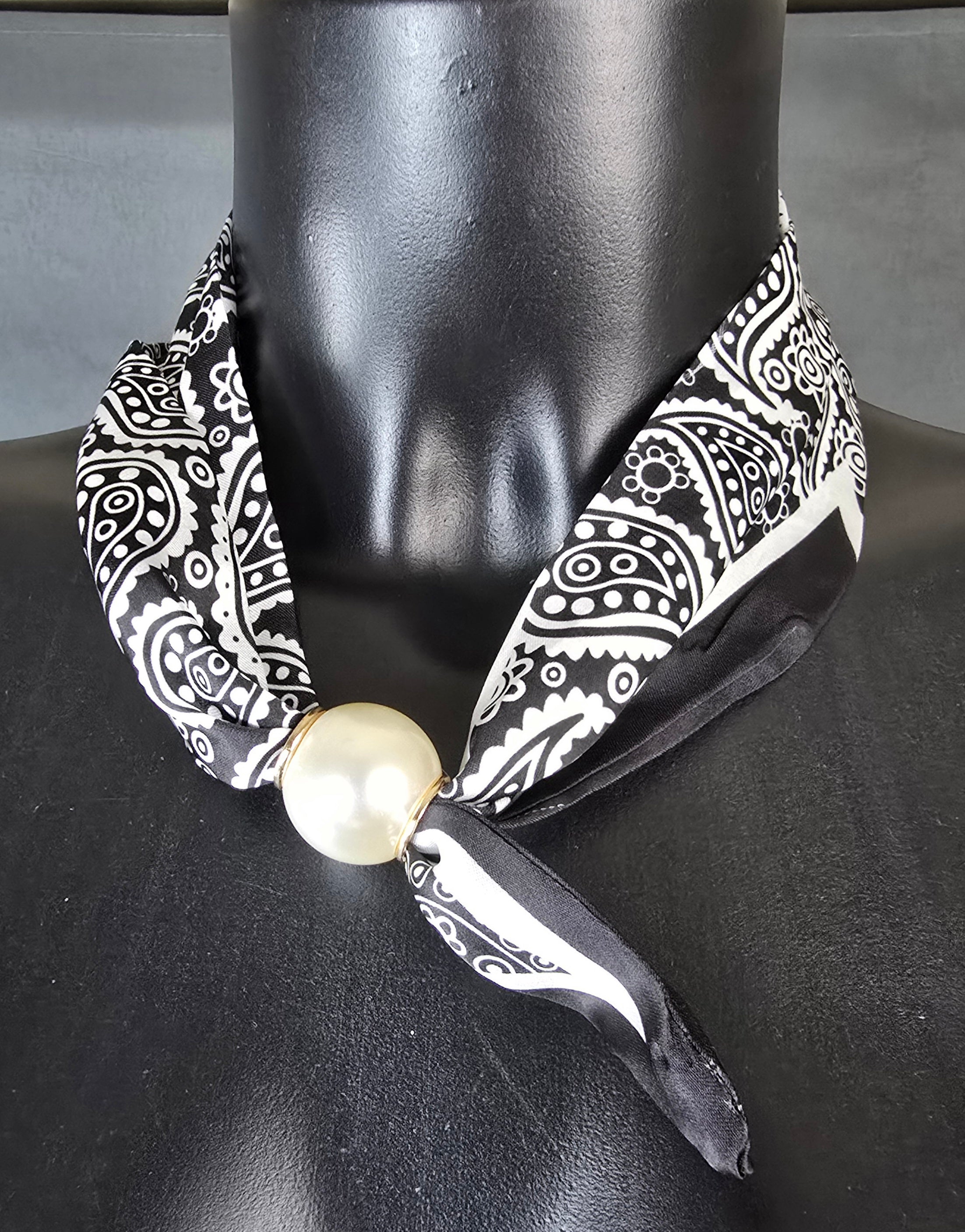 Sjaal met magneet parel